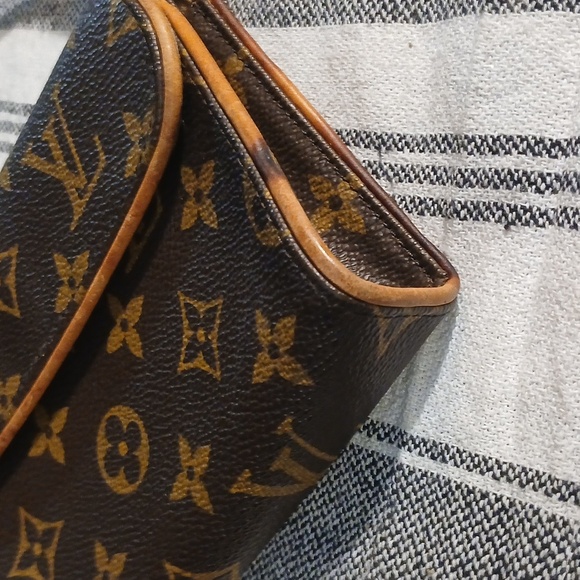 Authentic Louis Vuitton Crossbody Bag Pochette Florentine Monogram Brown - Picture 8 of 16